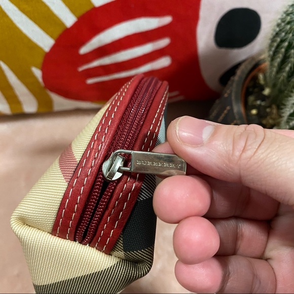Burberry London Cosmetic Pouch - Picture 3 of 7